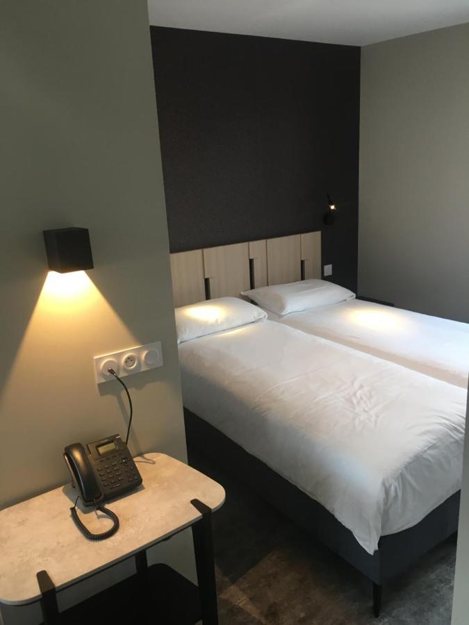 - Restaurant Les 3 Piliers 3*