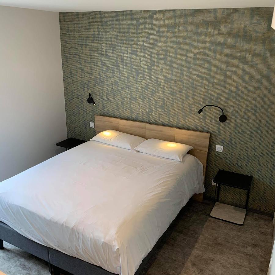 - Restaurant Les 3 Piliers Hotel